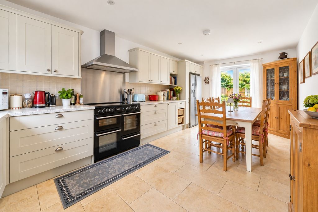 Property photo 3 of 13 Kitchen/Dining Room