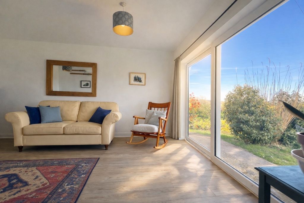 Property photo 3 of 21 Gallery