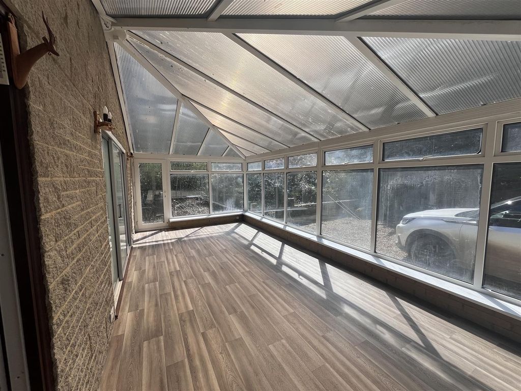Property photo 3 of 14 Conservatory