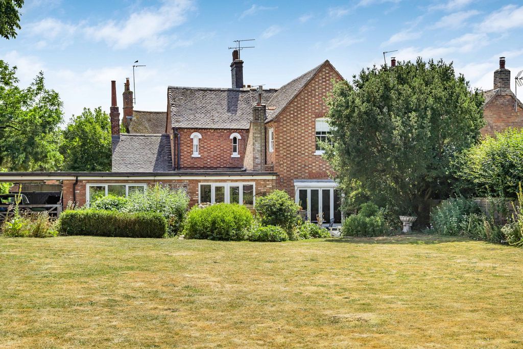 Property photo 1 of 29