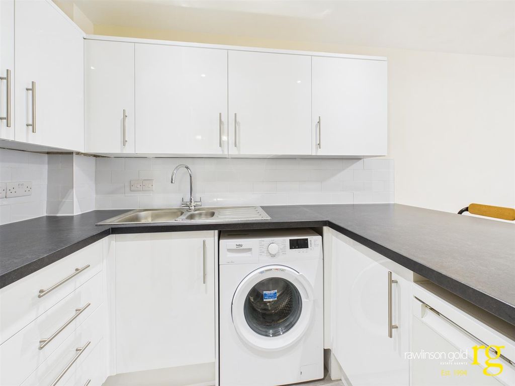 Property photo 3 of 7 Cam02900G0-Pr0296-Still010.Jpg