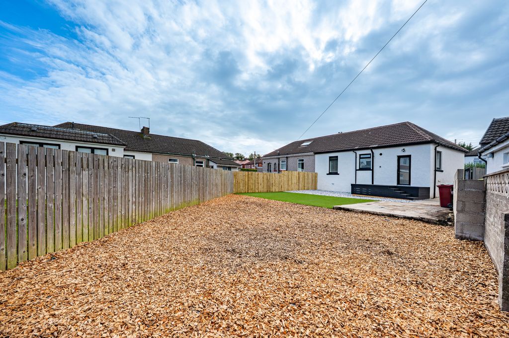 Property photo 2 of 27