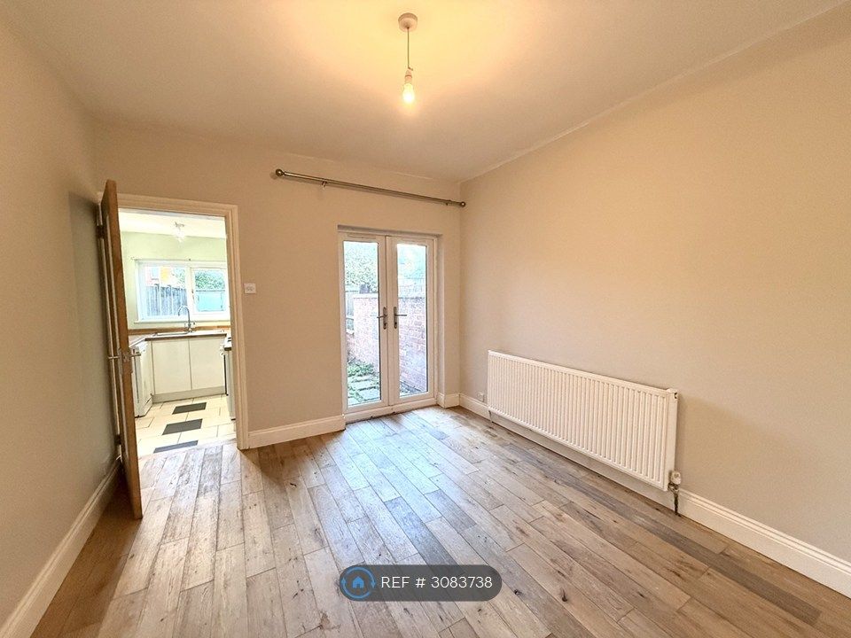 Property photo 3 of 14 Dining Area