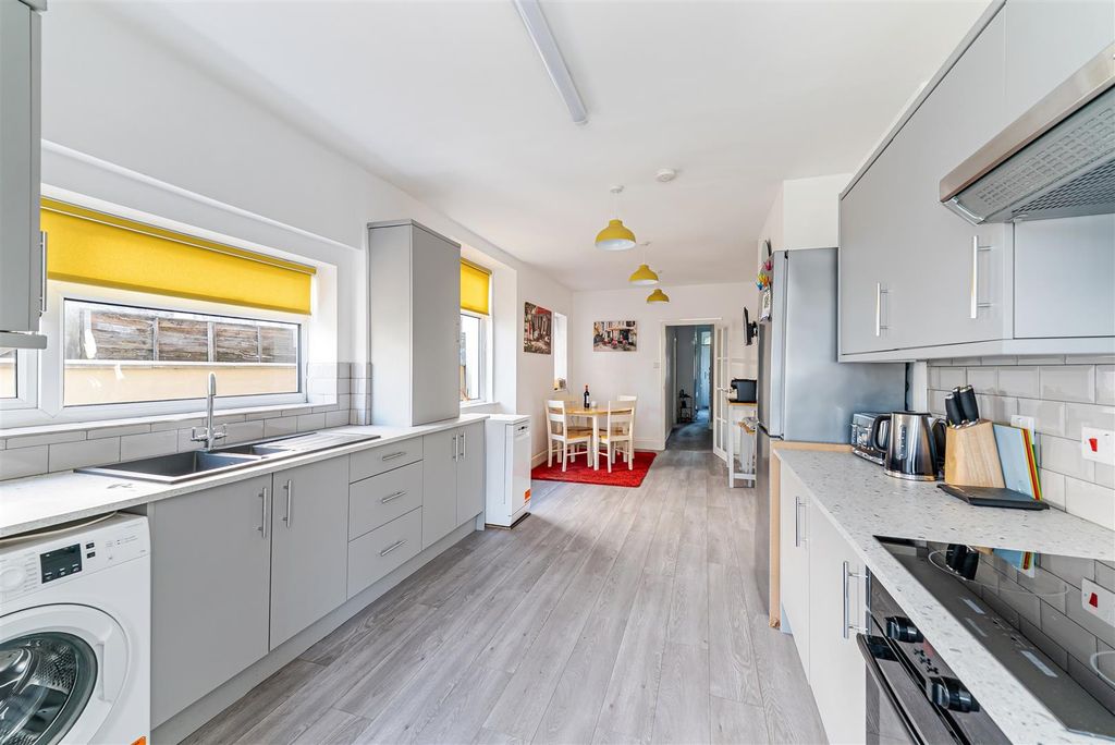 Property photo 2 of 19 Kitchen/Diner