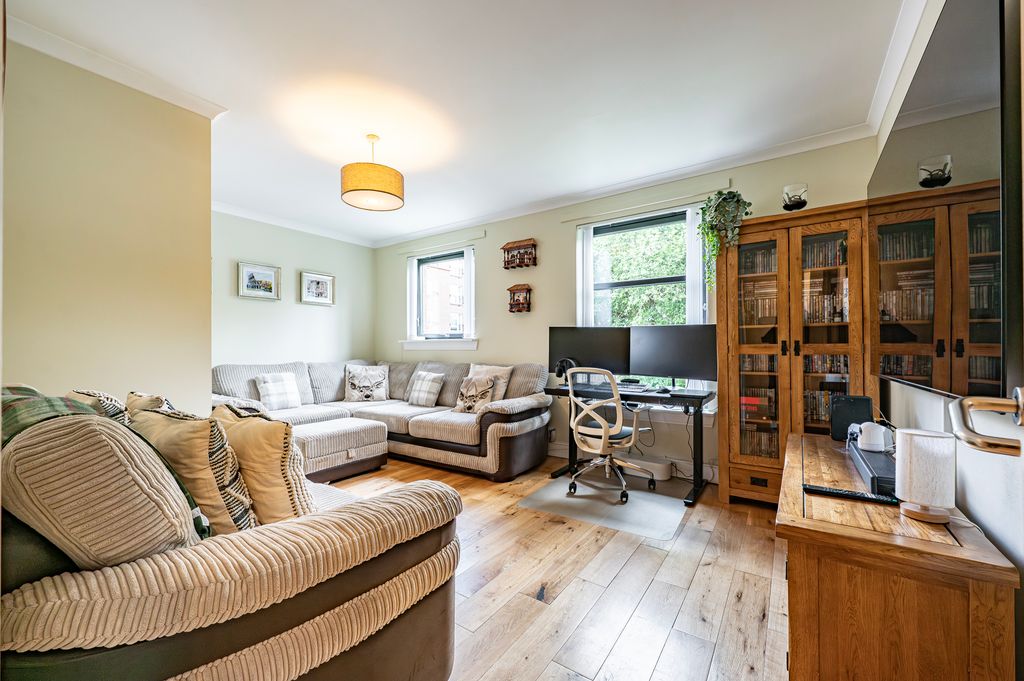 Property photo 2 of 32