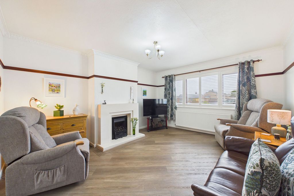 Property photo 2 of 22