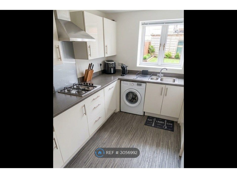 Property photo 1 of 8 Kitchen
