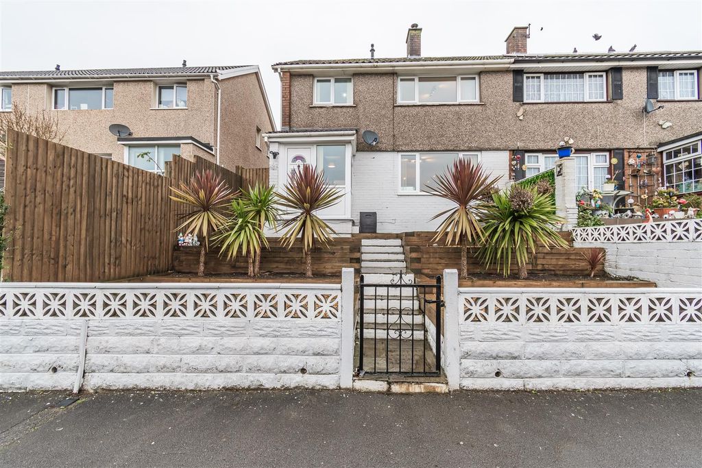 Property photo 1 of 20 Front