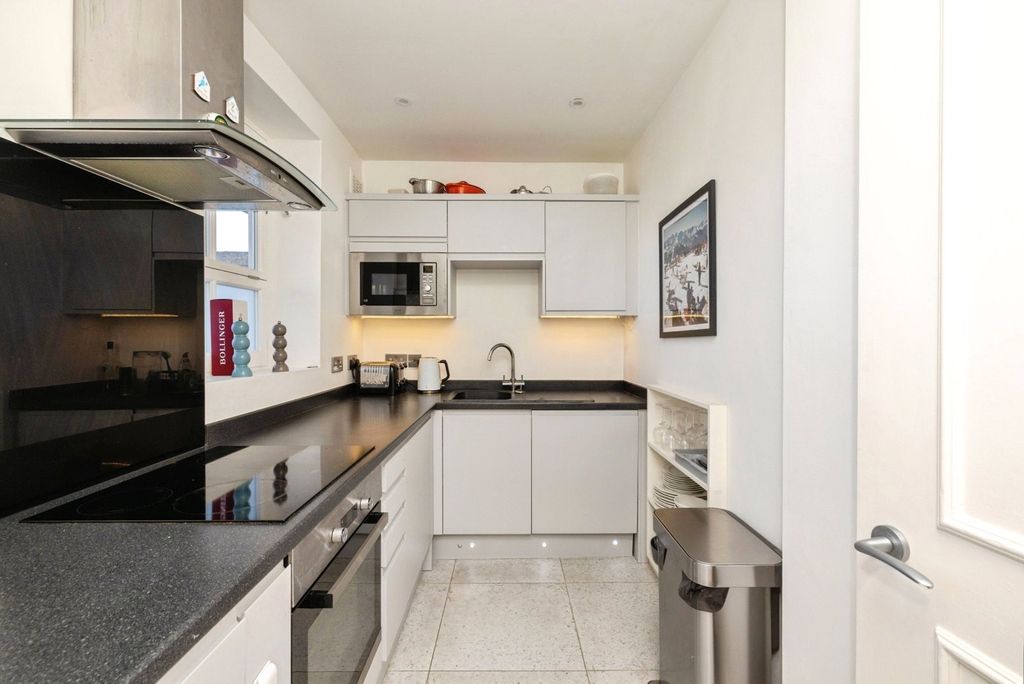 Property photo 3 of 17 Photo