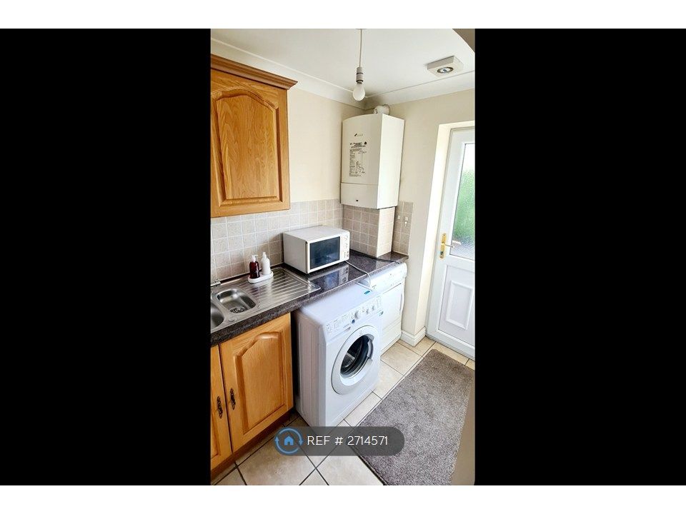 Property photo 3 of 14 Utility Room