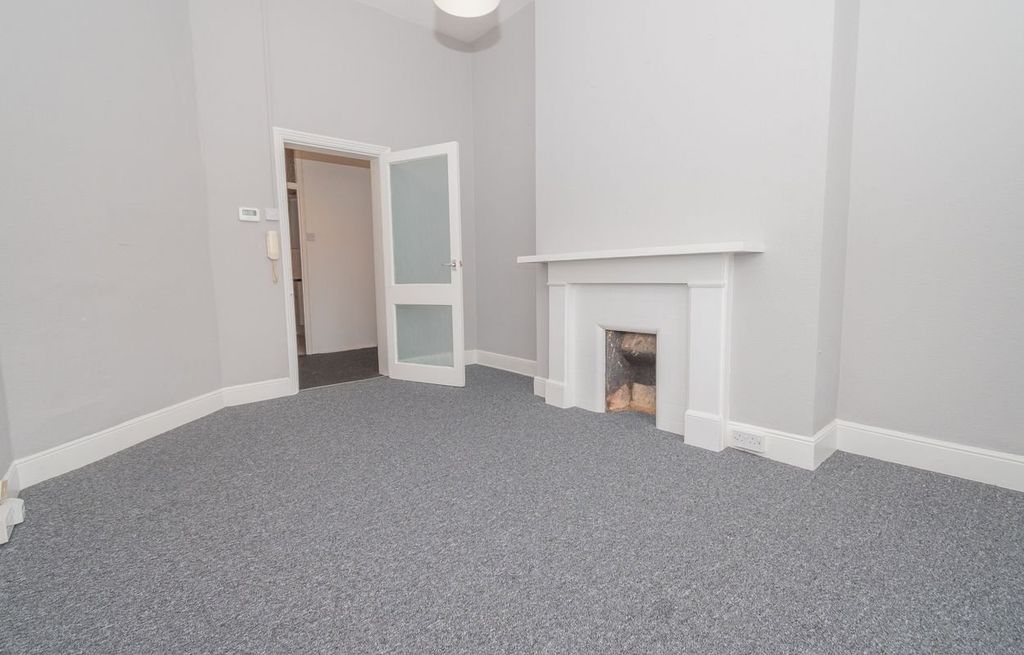 Property photo 3 of 8 Picture 3