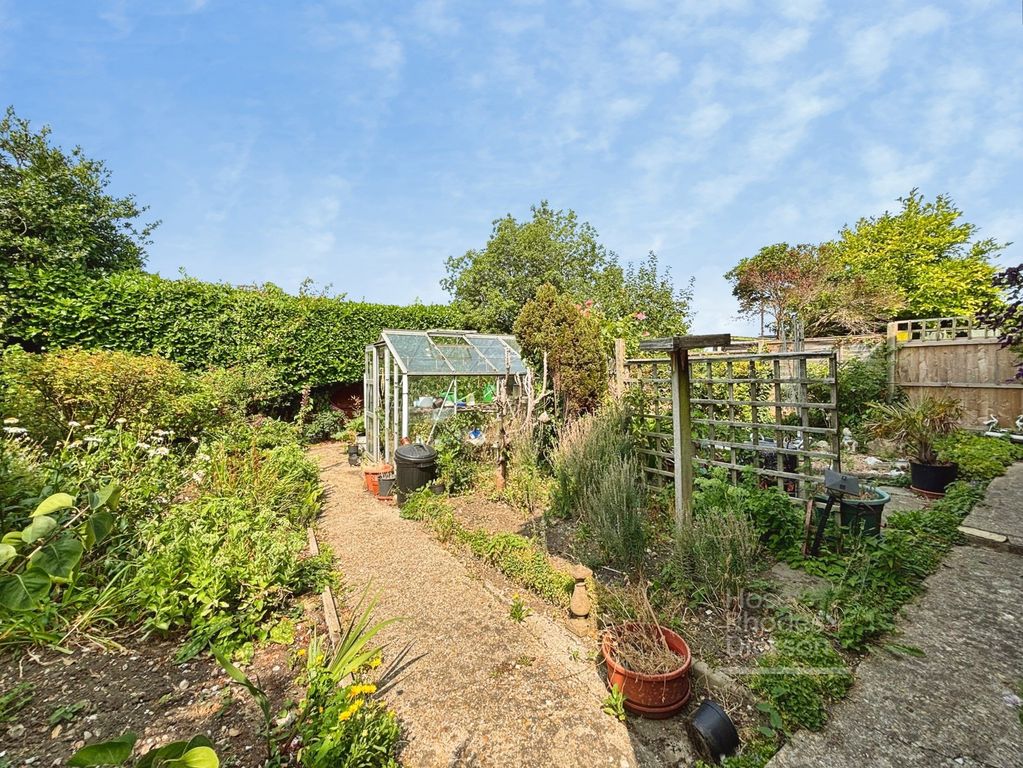 Property photo 2 of 14 Garden