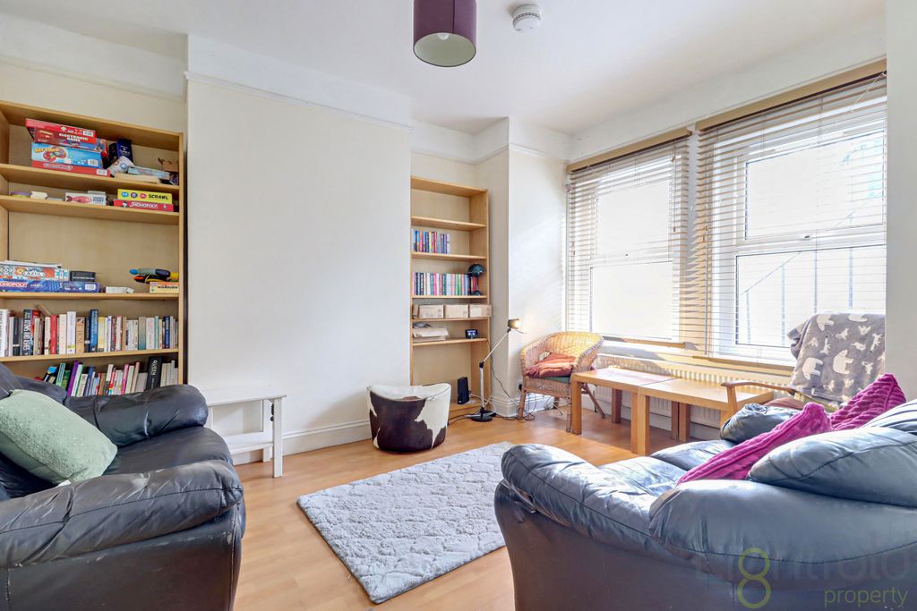 Property photo 2 of 20 Living Room