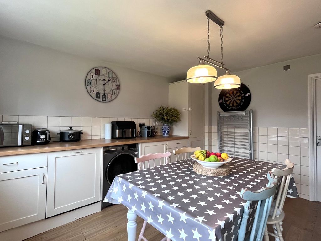 Property photo 3 of 14 Dining Area