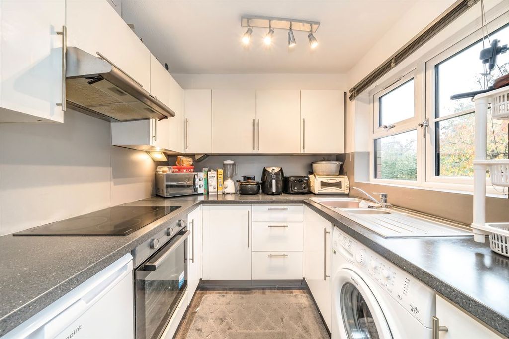 Property photo 3 of 5