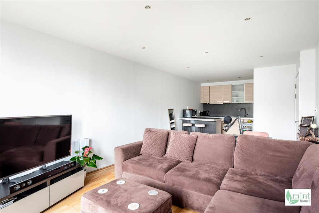 Property photo 2 of 17 The Heart - Watermark-6.Jpg