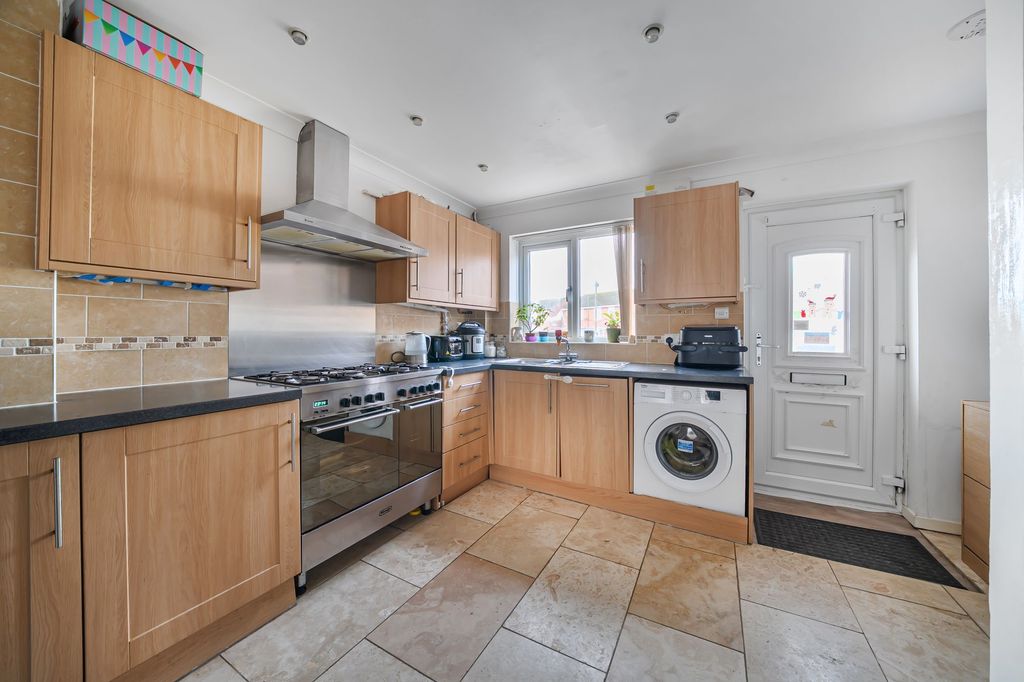 Property photo 3 of 13 Kitchen