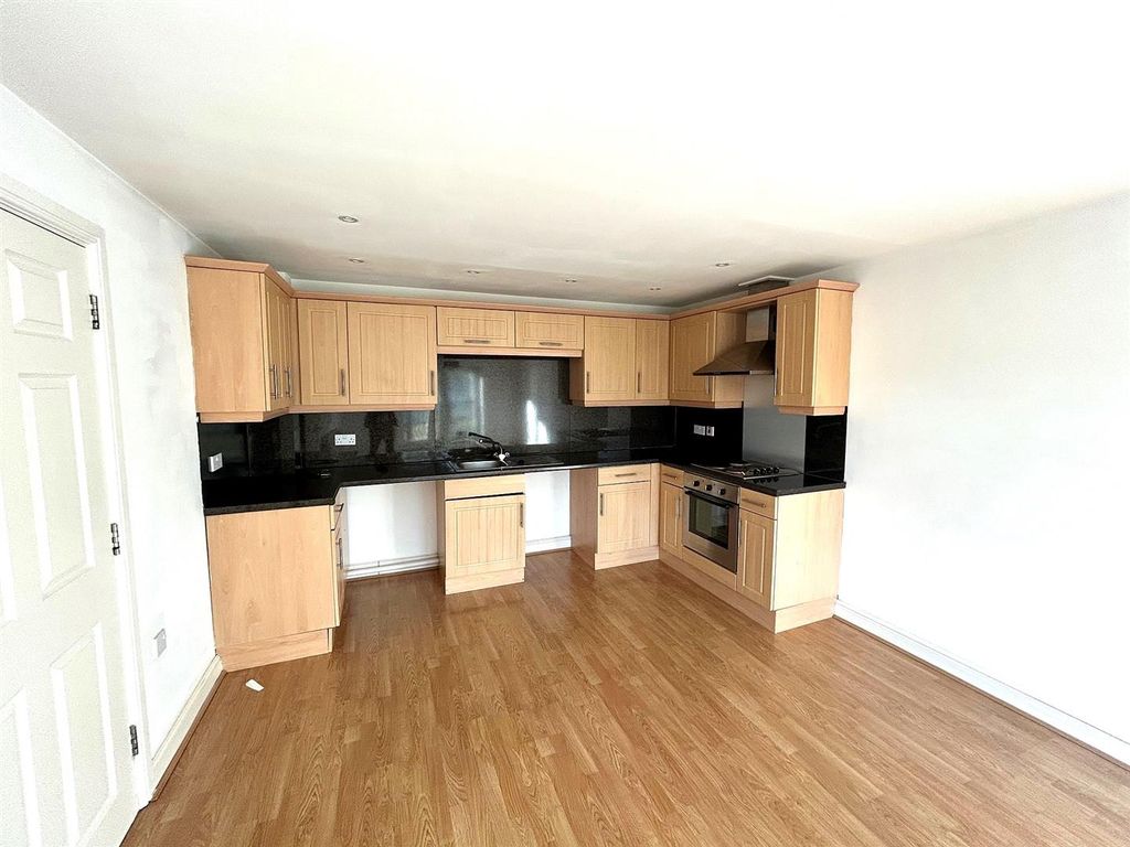 Property photo 3 of 7 Kitchen.Jpg