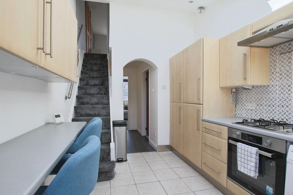 Property photo 3 of 13 4171986