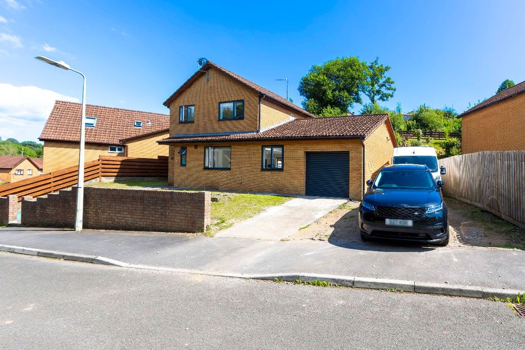 Property photo 3 of 47