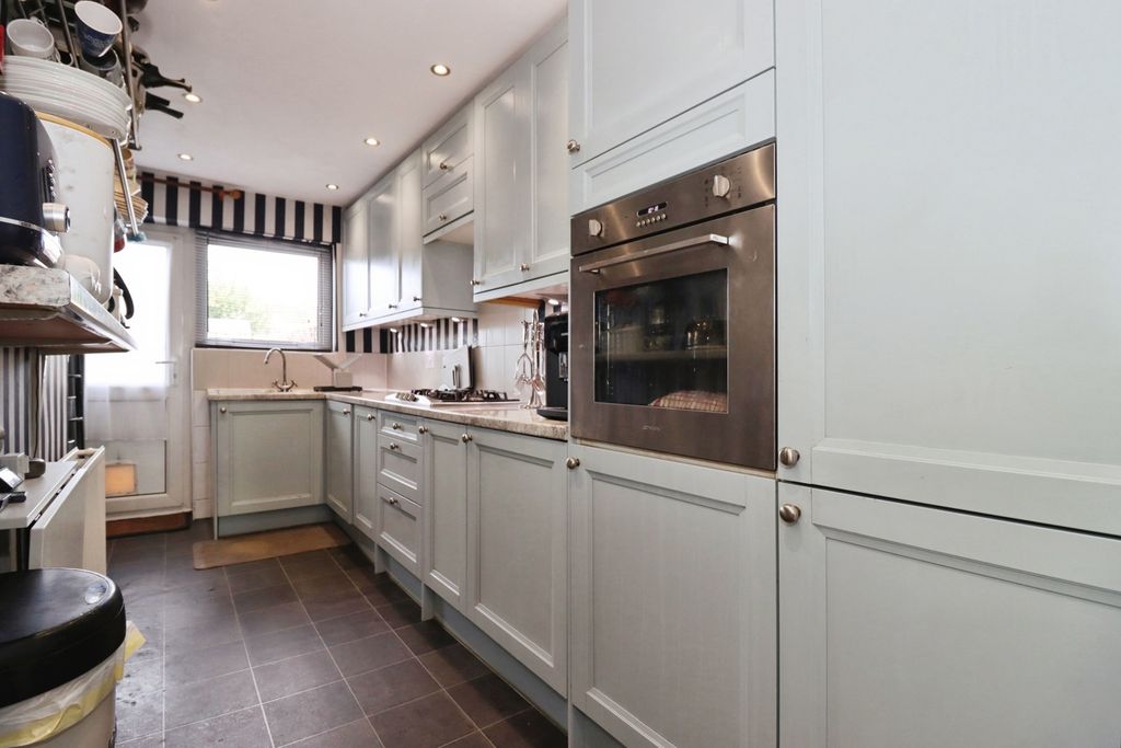 Property photo 3 of 12 Pbox-Img.Jpg