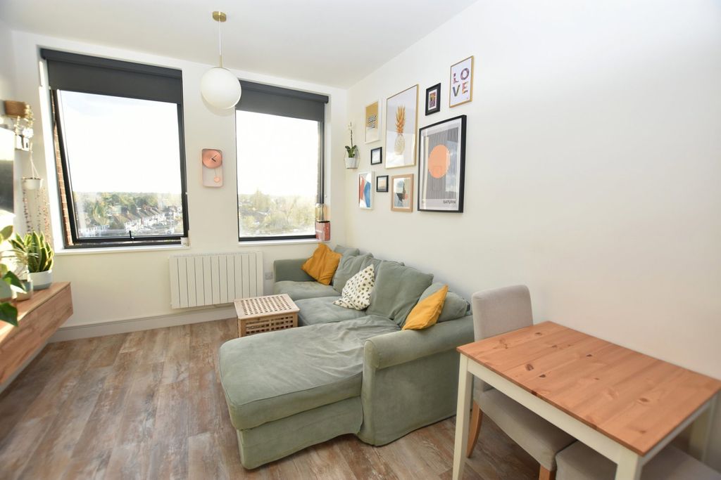 Property photo 3 of 19