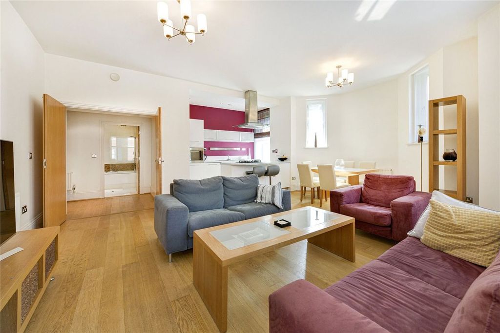 Property photo 2 of 8