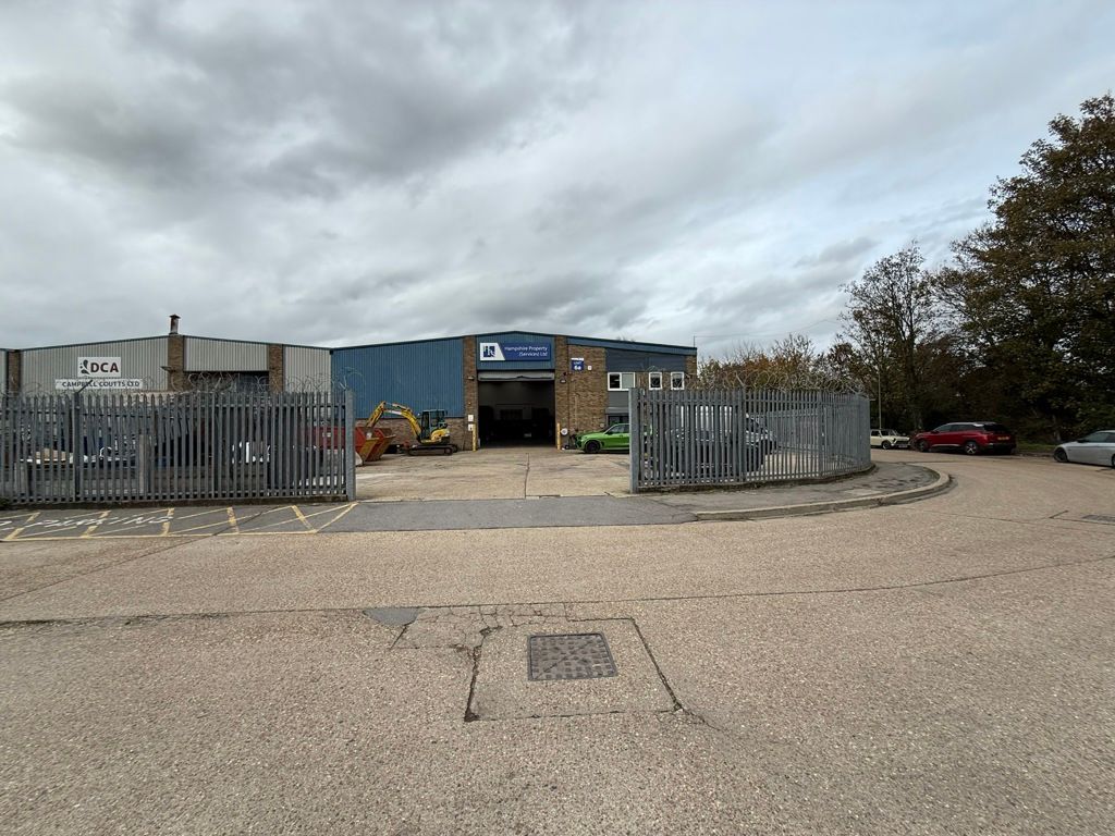 Property photo 1 of 8 Photo 8