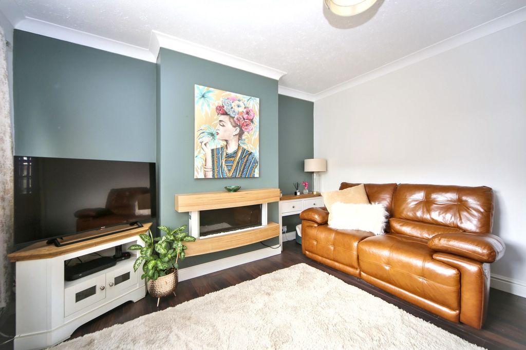 Property photo 3 of 25