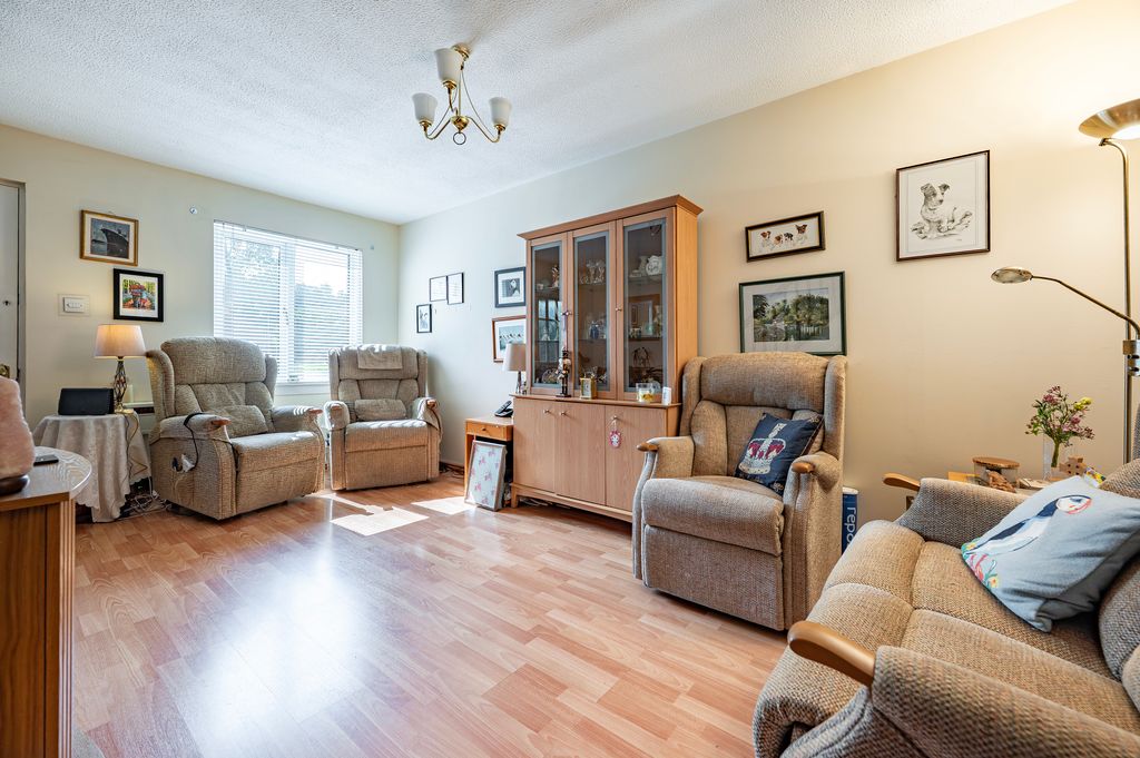 Property photo 2 of 26