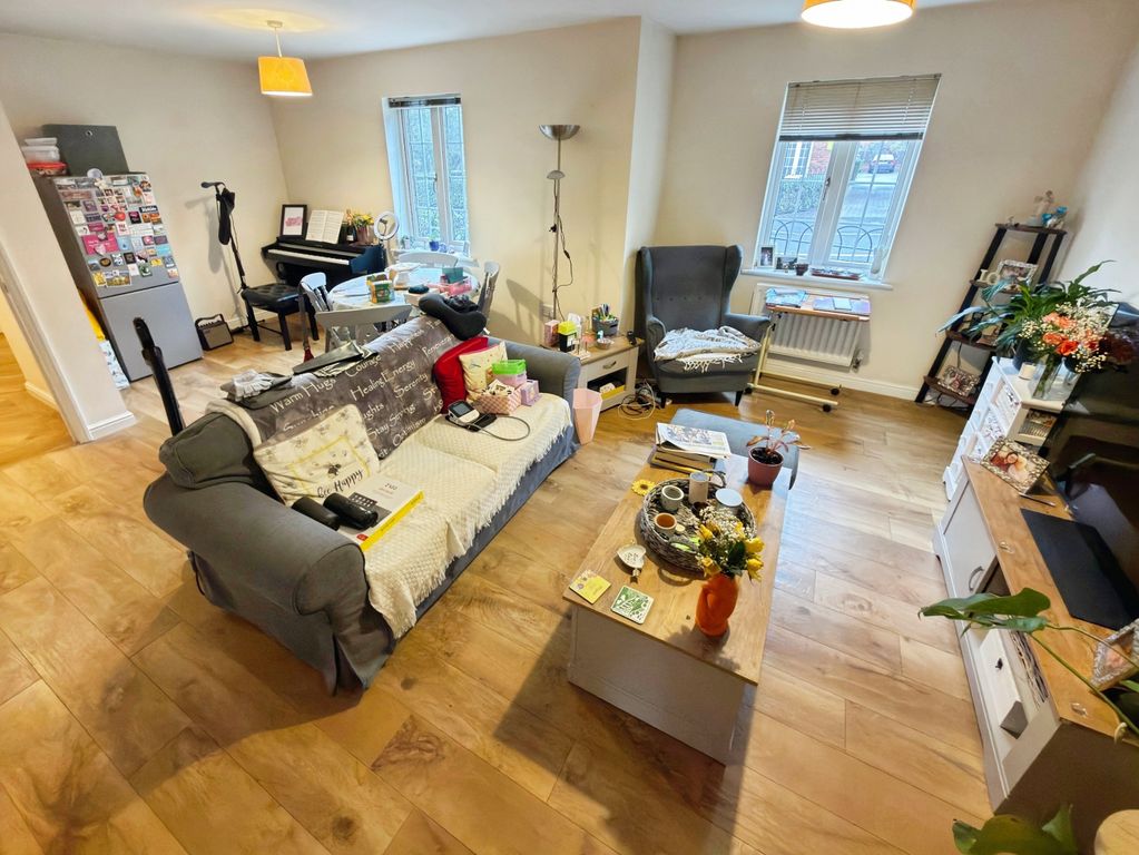 Property photo 2 of 8