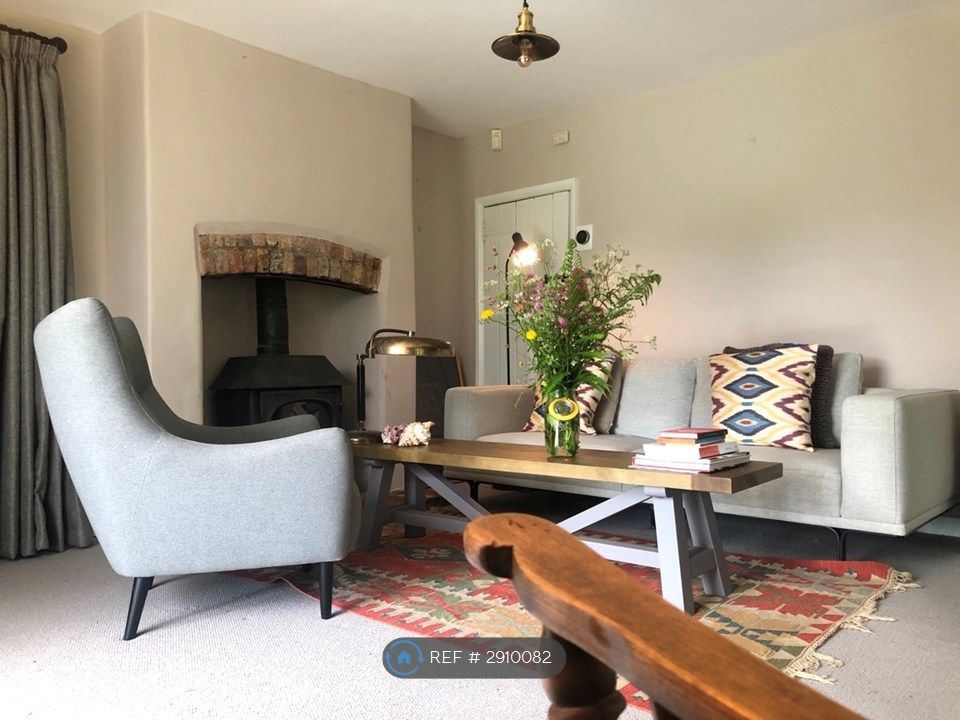 Property photo 3 of 22 Sitting Room