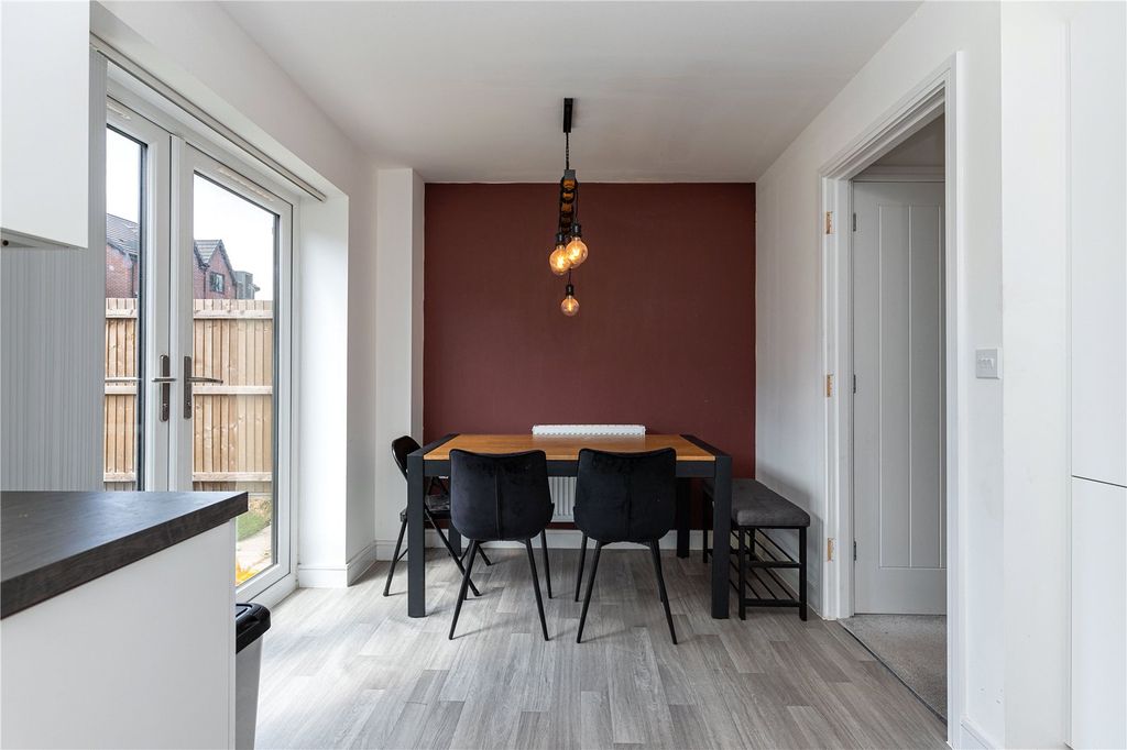 Property photo 3 of 13 Dining Area