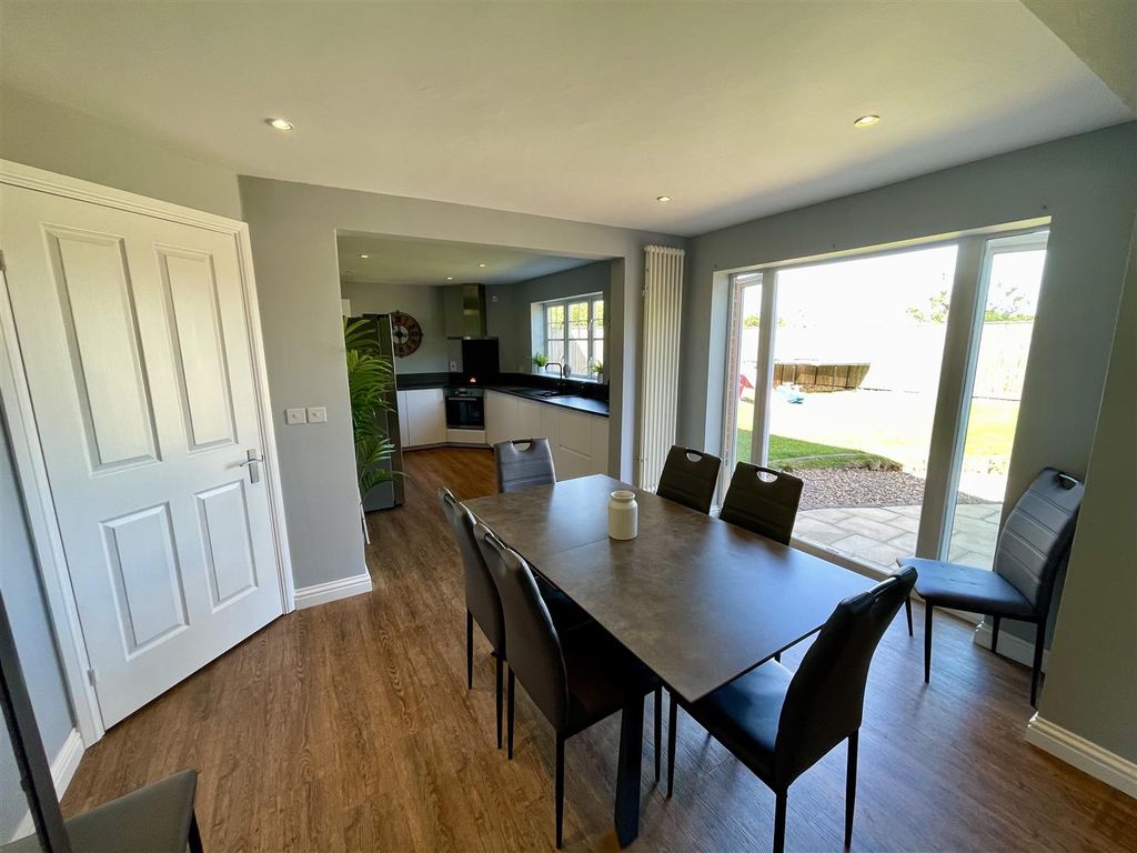 Property photo 2 of 19 Dining Area