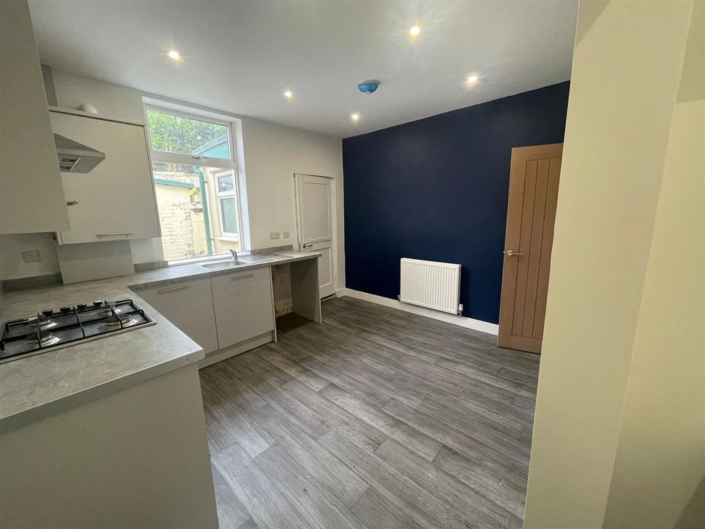 Property photo 3 of 14 Kitchen Diner
