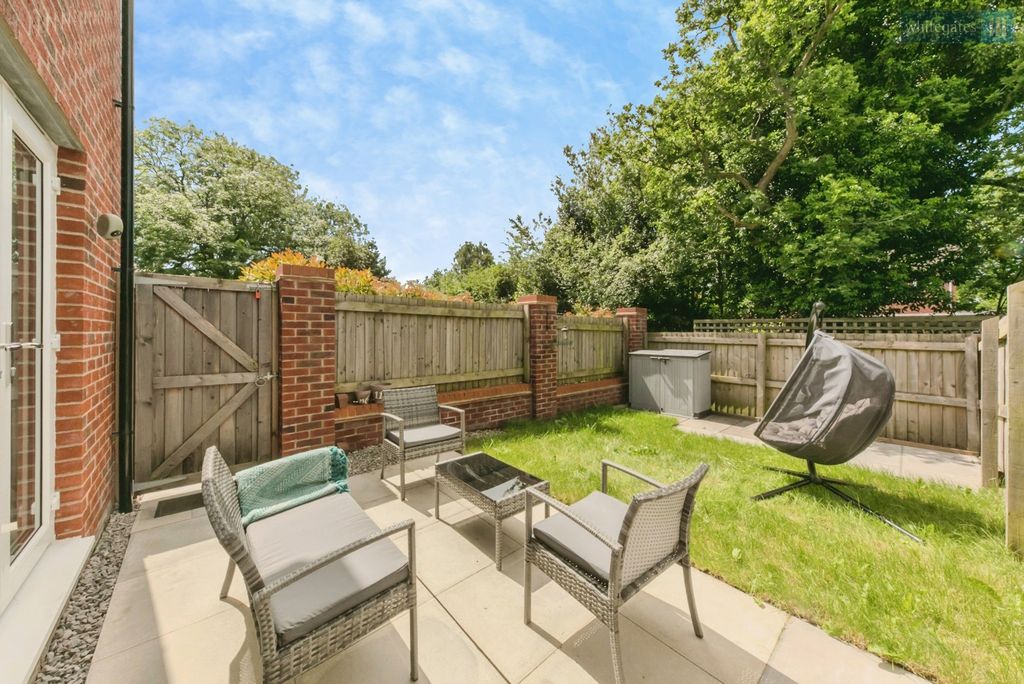 Property photo 2 of 17 Pbox-Img.Jpg