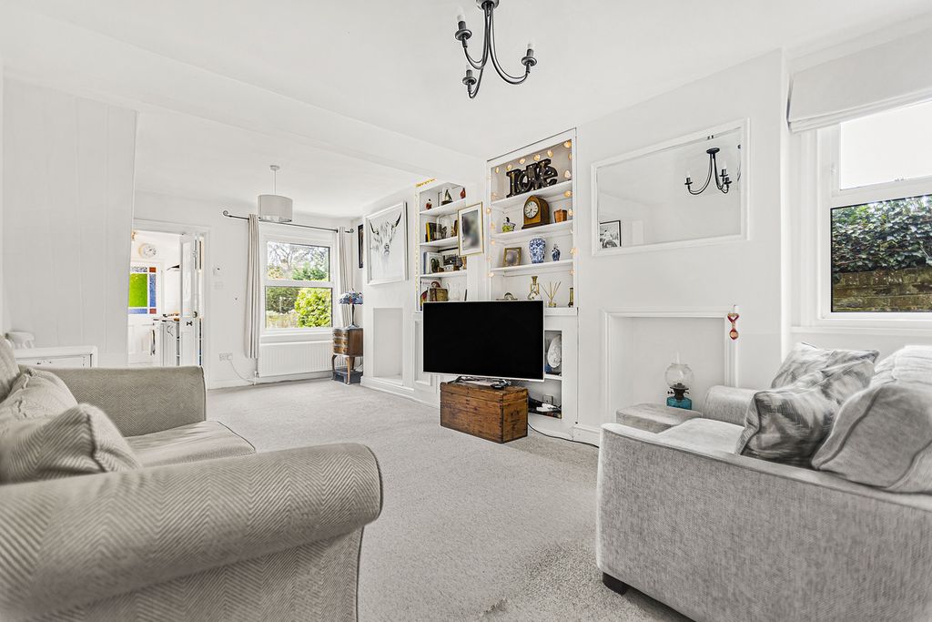 Property photo 3 of 23