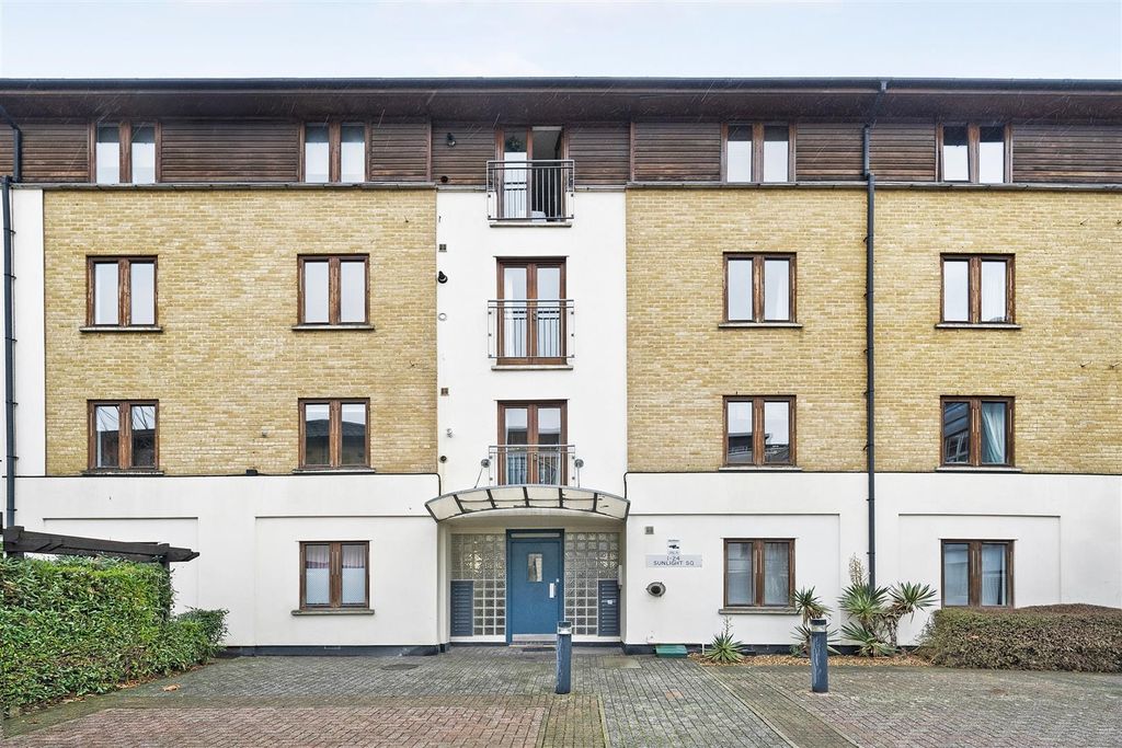 Property photo 1 of 11 Sunlight Square