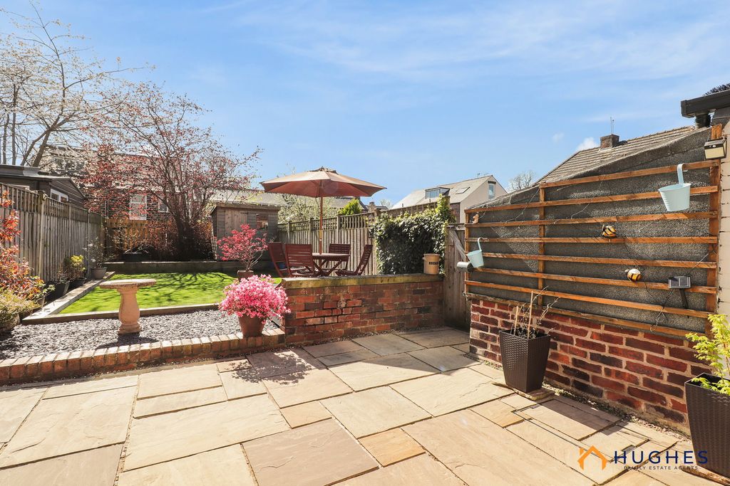 Property photo 2 of 34