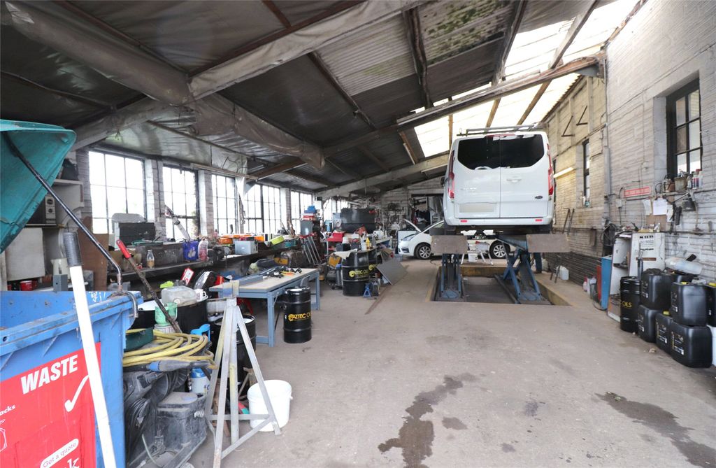 Property photo 3 of 10 Picture No. 06