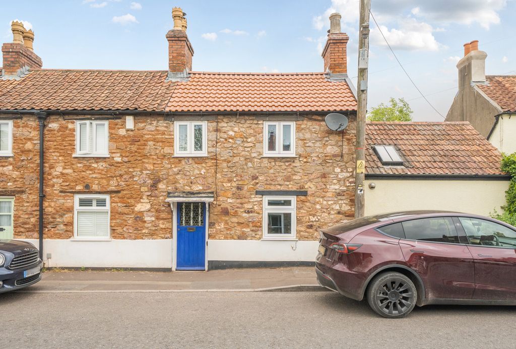 Property photo 1 of 17 44 Weston Road