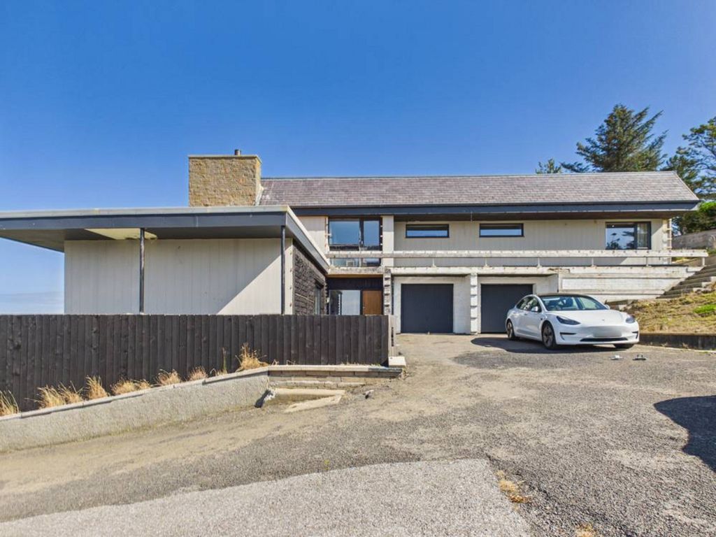 Property photo 2 of 44