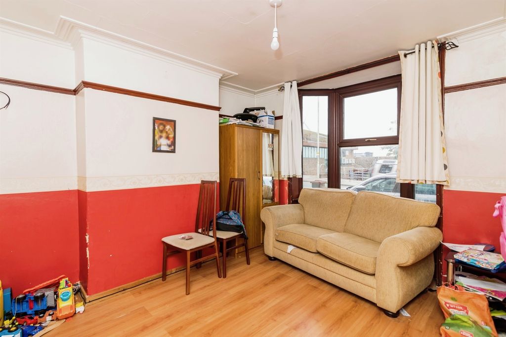 Property photo 3 of 16