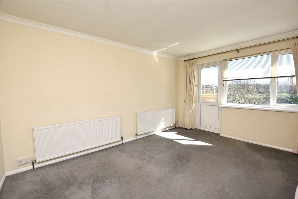 Property photo 2 of 16 Picture No. 02