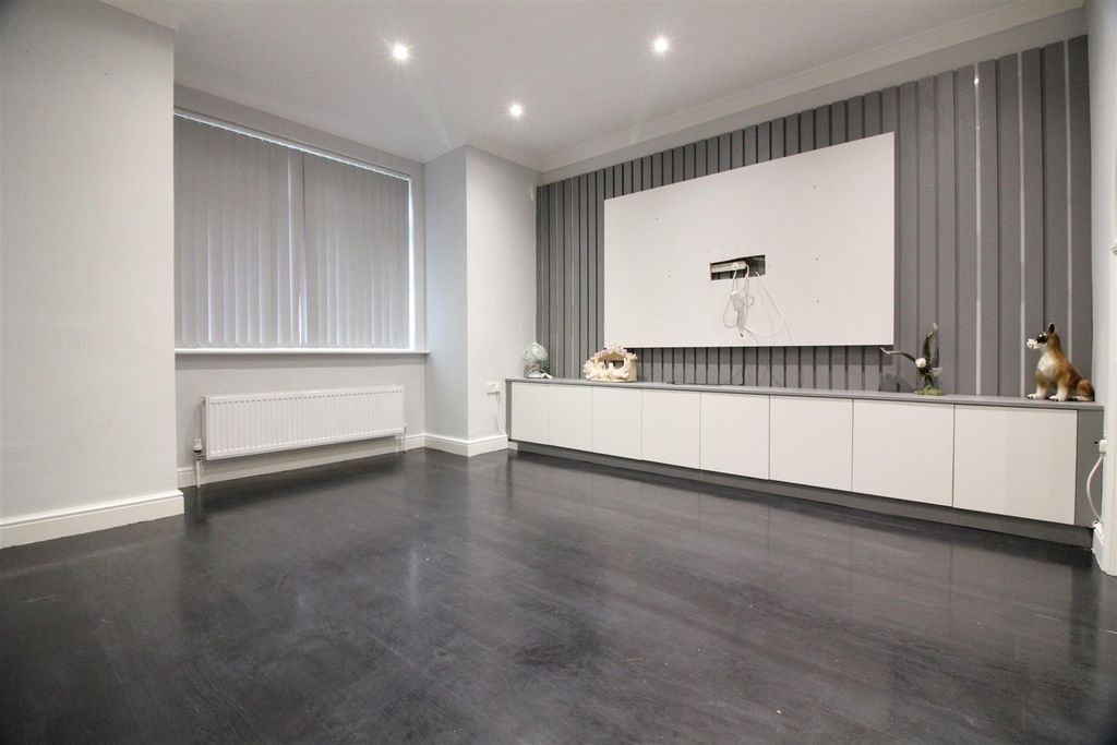 Property photo 3 of 13 6527Fb77-A834-433D-87D8-Dcdf913115Bb.Jpeg