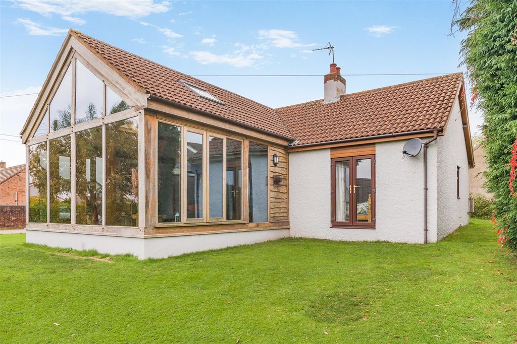 Property photo 2 of 26