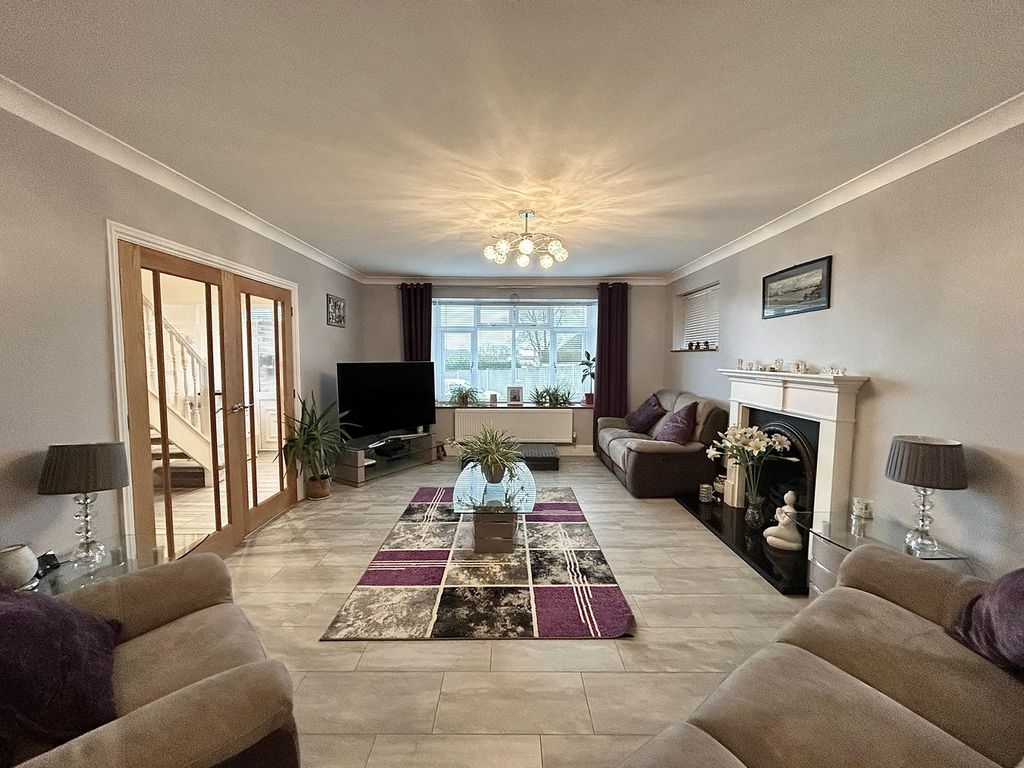 Property photo 2 of 19