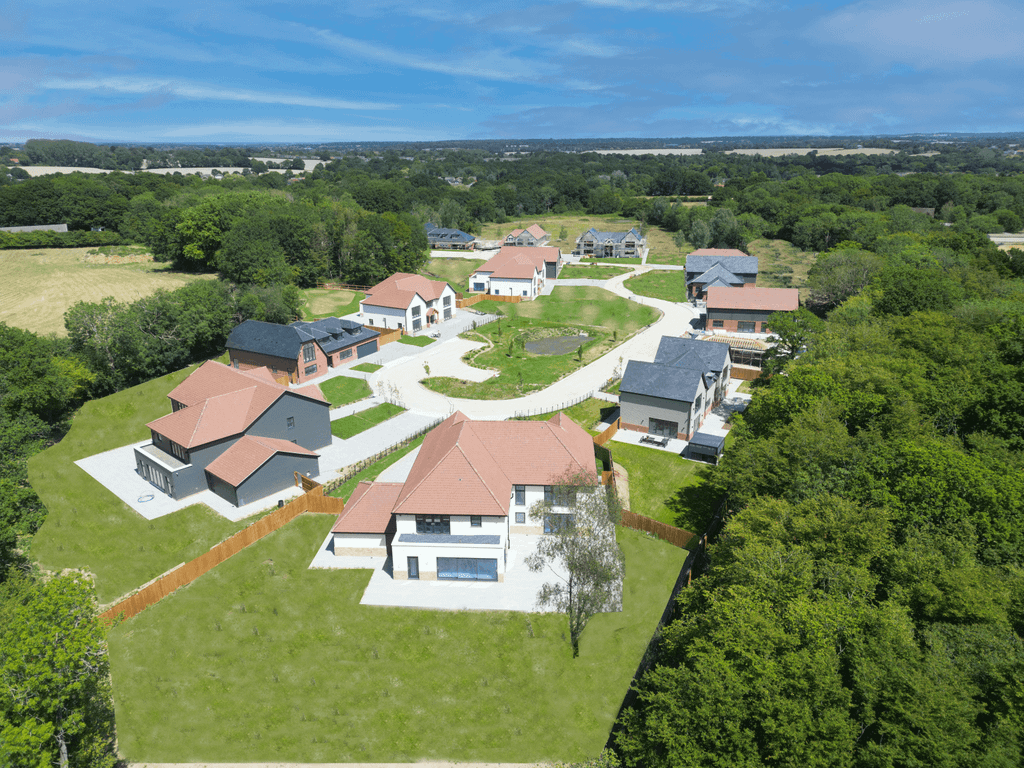 Property photo 1 of 12 4 & 5 Bedroom Detached Homes