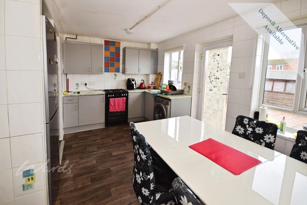 Property photo 2 of 9 Thirlmere Kitchen