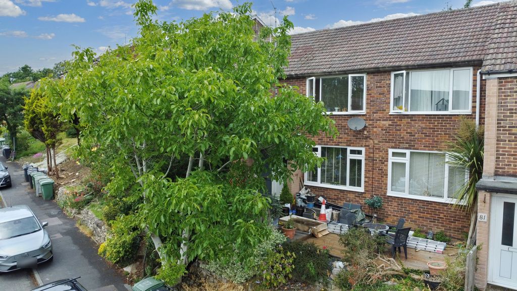 Property photo 1 of 6